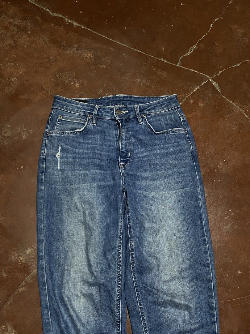 LEE JEANS (Category: Jeans) located in Magsaysay. Submitted by mr.seller_69 (Listing ID 1463681815, Image 3). Description: Size (w-26 and l-26) Free shipping na po sa 750.