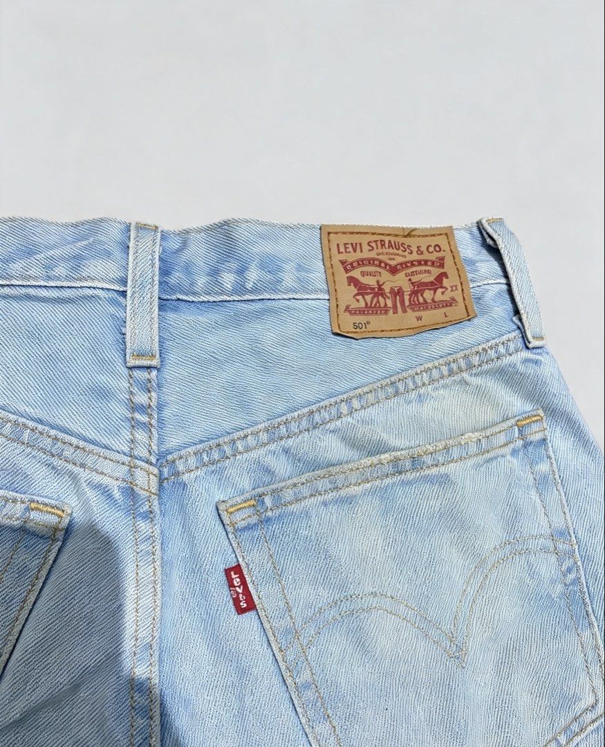 Levi’s 501 (Category: Shorts) located in Bato. Submitted by itsmethriftlist (Listing ID 1463658094, Image 3). Description: Levi’s 501 shorts women Dimes: W28/L11 Need wash Loc:camarines sur (Bicol) 🏷️.