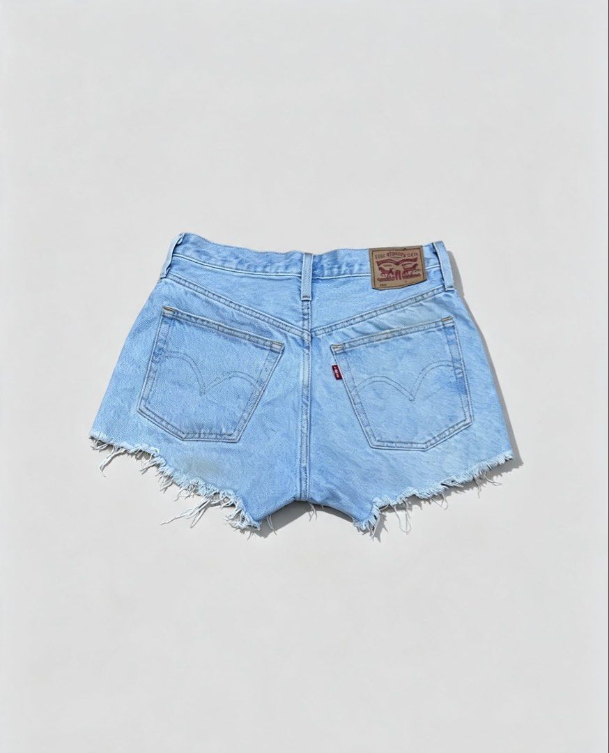 Levi’s 501 (Category: Shorts) located in Bato. Submitted by itsmethriftlist (Listing ID 1463658094, Image 2). Description: Levi’s 501 shorts women Dimes: W28/L11 Need wash Loc:camarines sur (Bicol) 🏷️.