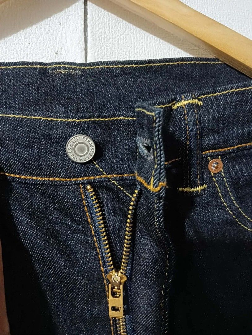 Levis 510 (Category: Jeans) located in Iligan City. Submitted by jh_pr0 (Listing ID 1463669217, Image 3). Description: Lēvîs 510 (slimfit) Brandnew condi (hangtag nlang kulang) Waist: 33 on tag fit til 35 on tape Length: 43 on actual tape Hem: 7" Color rate: 10/10 No issue Mine: 2k+sf.