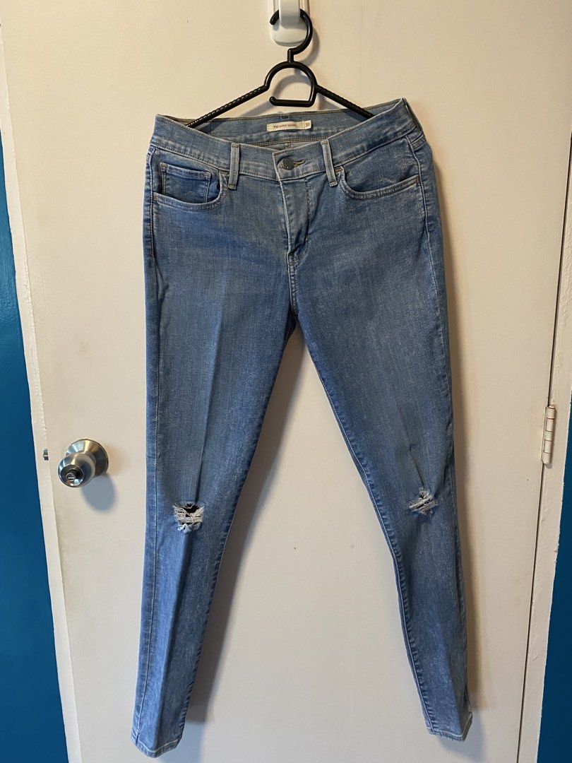 Levi's 710 Super Skinny Jeans Size 30 (Category: Jeans) located in Taguig. Submitted by elleserran (Listing ID 1463740173, Image 2). Description: Barely used Levi's 710 Super Skinny Size 30 RFS: Closet clean-up.