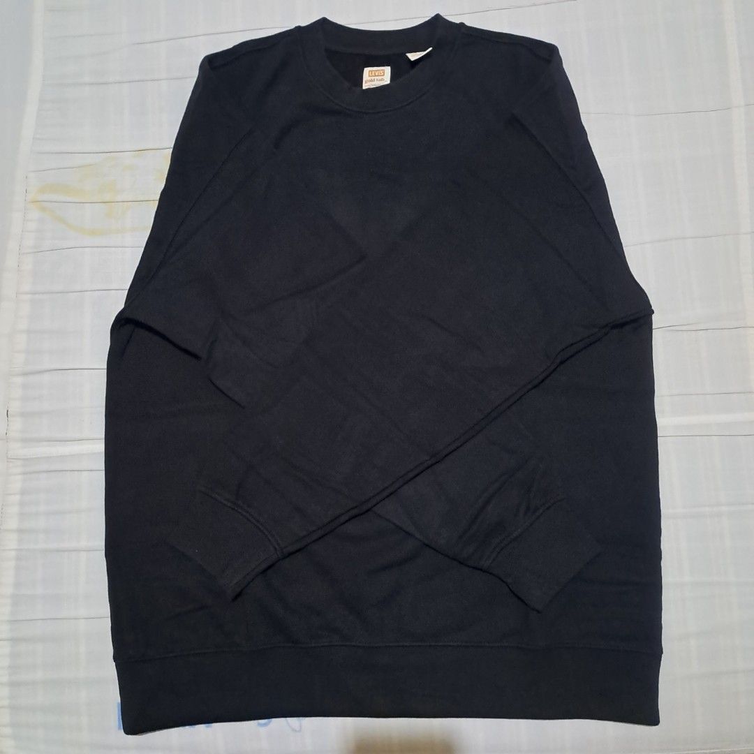 Levi's Gold Tab Crewneck Sweatshirt (Category: Coats, Jackets and Outerwear) located in Manila. Submitted by free_joe (Listing ID 1463678039, Image 1). Description: - Authentic - Black - Medium - MOD: JNT - MOP: Gcash .