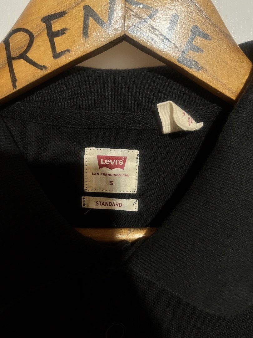 Levis polo (Category: Tshirts & Polo Shirts ) located in General Santos City (Dadiangas). Submitted by renziieeeee (Listing ID 1463690456, Image 3). Description: Levis polo Cotton Size small 18.5x28 LB 28.5 Very good condition .