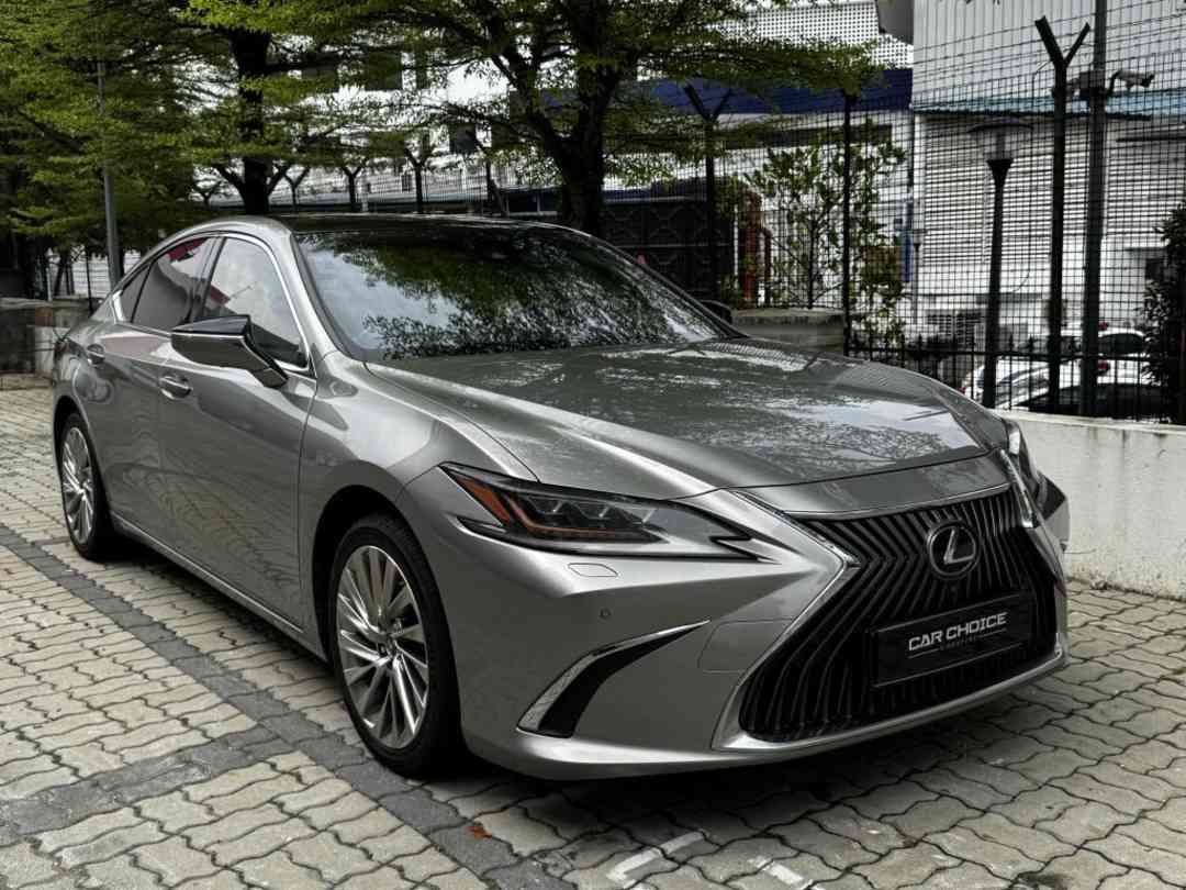 Lexus ES 250 2.5 Luxury (A) (Category: Used Cars) located in Singapore. Submitted by sgcarchoicewc (Listing ID 1463647529, Image 2). Description: Sales Contact: Casper Lim tel:90687290 .