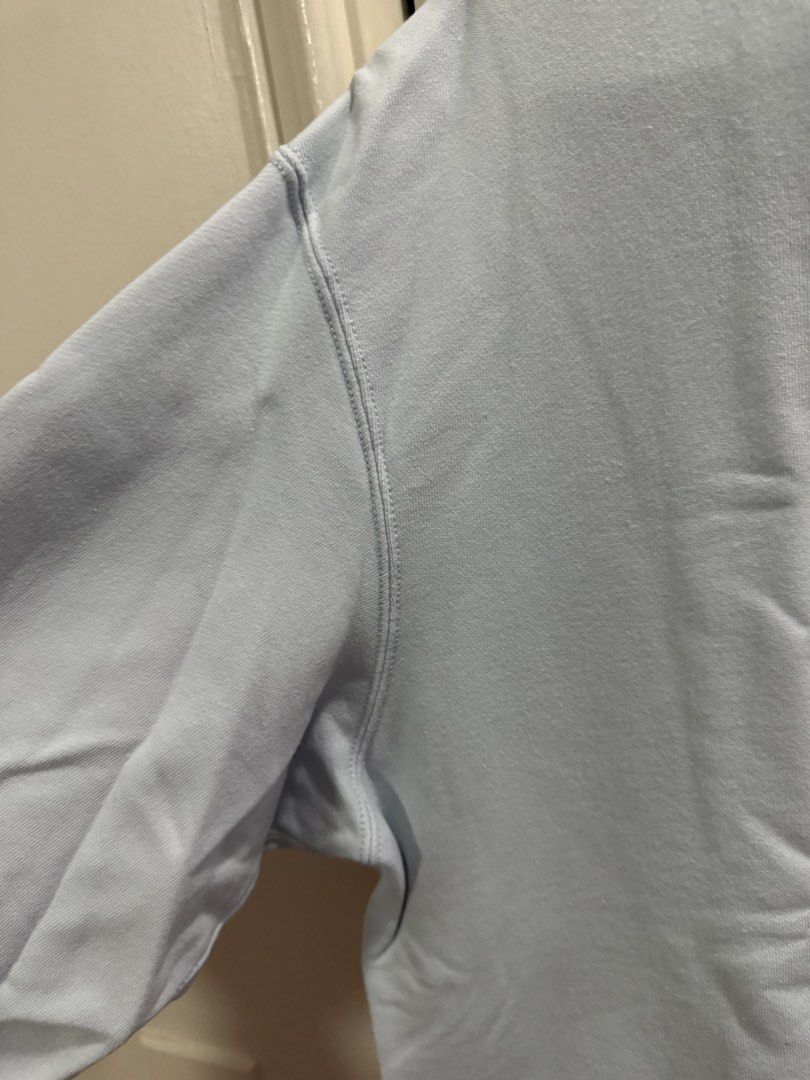 light blue Uniqlo sweater (Category: Coats, Jackets and Outerwear) located in Muntinlupa City. Submitted by itsprelovednow (Listing ID 1463685015, Image 3). Description: .
