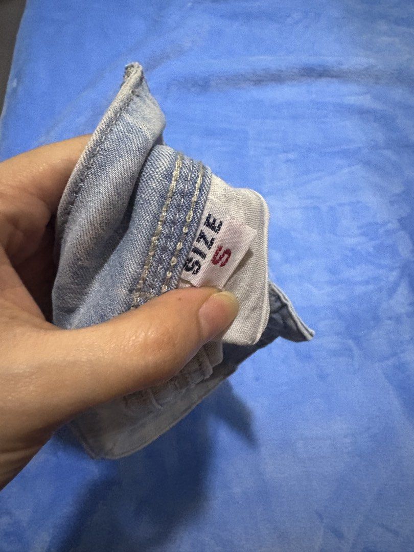 Light Wash Denim Shorts Size S (Category: Shorts) located in Valenzuela. Submitted by roxie018 (Listing ID 1463721316, Image 3). Description: - Cute light wash denim shorts - Low rise style - Front and back pockets - Button and zip closure - Great for casual wear - Fits size S.