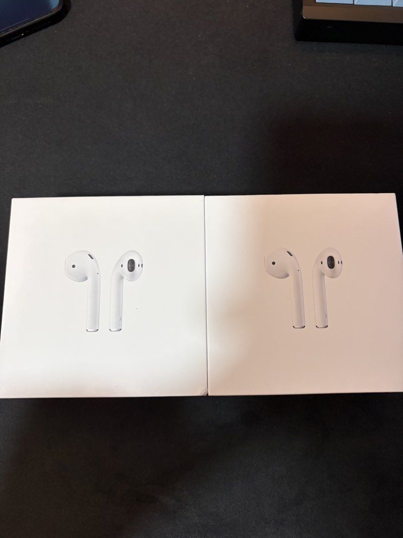 Lightning cable (Category: Chargers & Cables) located in Kuala Lumpur. Submitted by haoyinchon99964 (Listing ID 1463706006, Image 3). Description: - unused original apple lightning cable - comes with airpods box if needed - got 2.