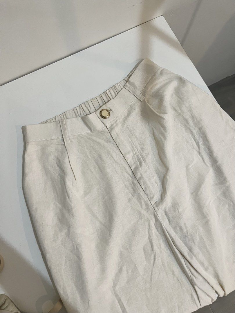Linen pants (local designer brand) (Category: Other Bottoms) located in Quezon City. Submitted by styleandcomfort (Listing ID 1463705587, Image 1). Description: Never worn Linen fabric Original price is 2,000 Garterized at the back (fits small to medium) depends on the fit you like When worn photo posted is white (sample only) Message me for inquiries 😊.