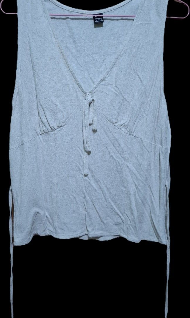 linen summer camisole top (Category: Blouses) located in Manila. Submitted by llyana_ (Listing ID 1463639220, Image 2). Description: - never used - size small - 200 pesos nalang.