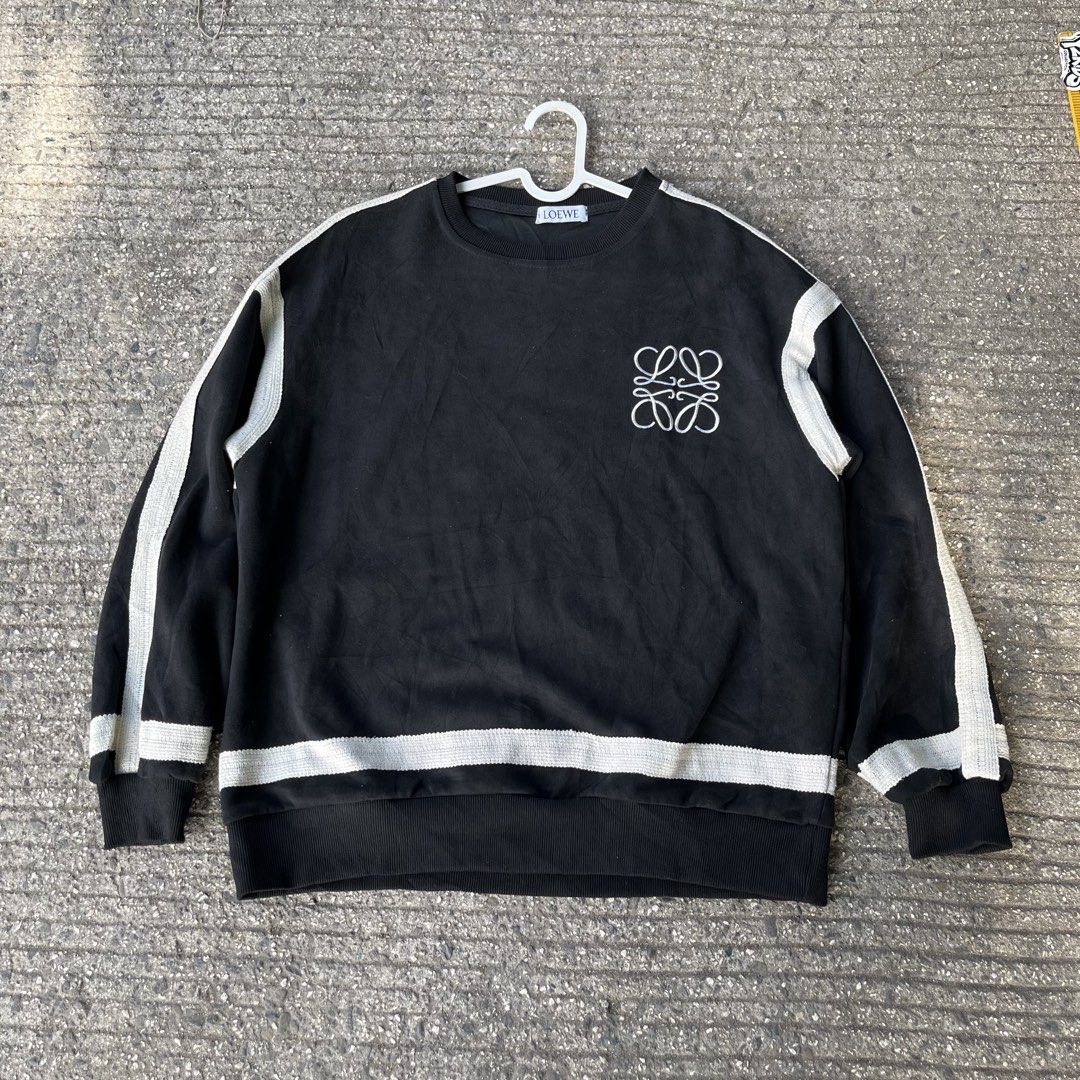 Loewe Black Crewneck (Category: Coats, Jackets and Outerwear) located in Mandaue City. Submitted by hannahitems (Listing ID 1463598011, Image 1). Description: Loewe Black Crewneck M 23 width 26.5 length Asnew -650.