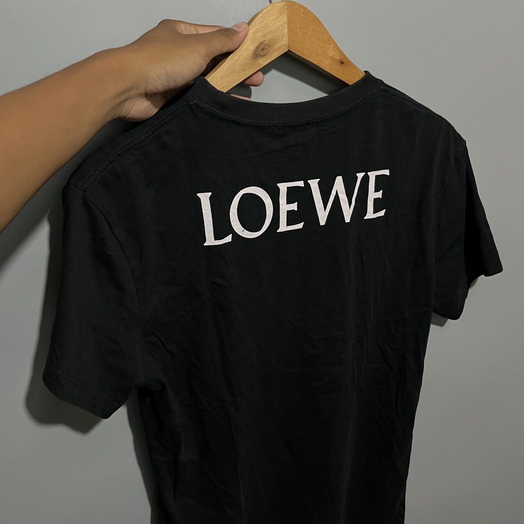 Loewe smiley (Category: Luxury Apparel) located in Giporlos. Submitted by deloria_jhayr (Listing ID 1463684463, Image 2). Description: Size Small to medium Check last pic.