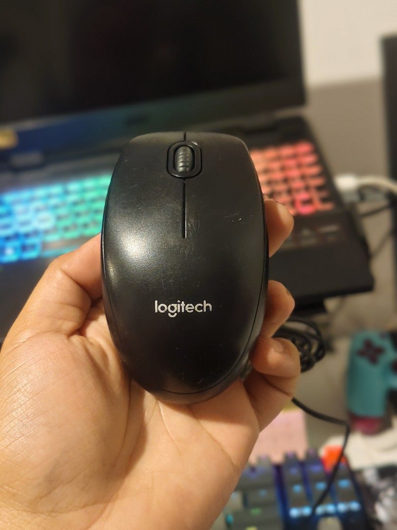 Logitech B100 Optical USB Wired Mouse (Category: Mouse & Mousepads) located in Mabalacat. Submitted by dam-sun (Listing ID 1463639910, Image 2). Description: - Logitech B100 Wired Mouse - Plug and Play: Easy setup, just plug it in! - Universal Compatibility: Works with any computer. - Simple and Reliable: Dependable for everyday tasks. - Tested and Working: Guaranteed to function well. - Ideal for everyday use..