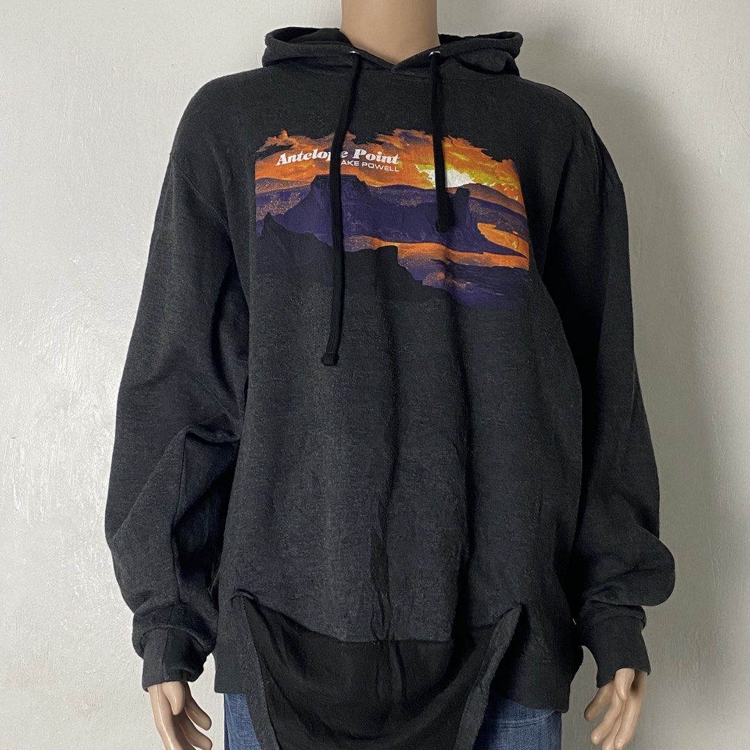 LONE ROCK 🛹 | Heather Black Oversized Pullover Hoodie (Category: Hoodies) located in Bulacan. Submitted by orc.ph (Listing ID 1463663722, Image 3). Description: LONE ROCK 🛹 | Heather Black Oversized Pullover Hoodie Material Used: 60% Cotton 40% Polyester - Heathered Black -Oversized -Adjustable Hood Drawstring -Graphic Screen-Printed “Antelope Point” Landscapre - Kangaroo Pouch - Casual -Streetwear ‎-Size: Free Size -Width: 29” ‎-Length: 29.5” 