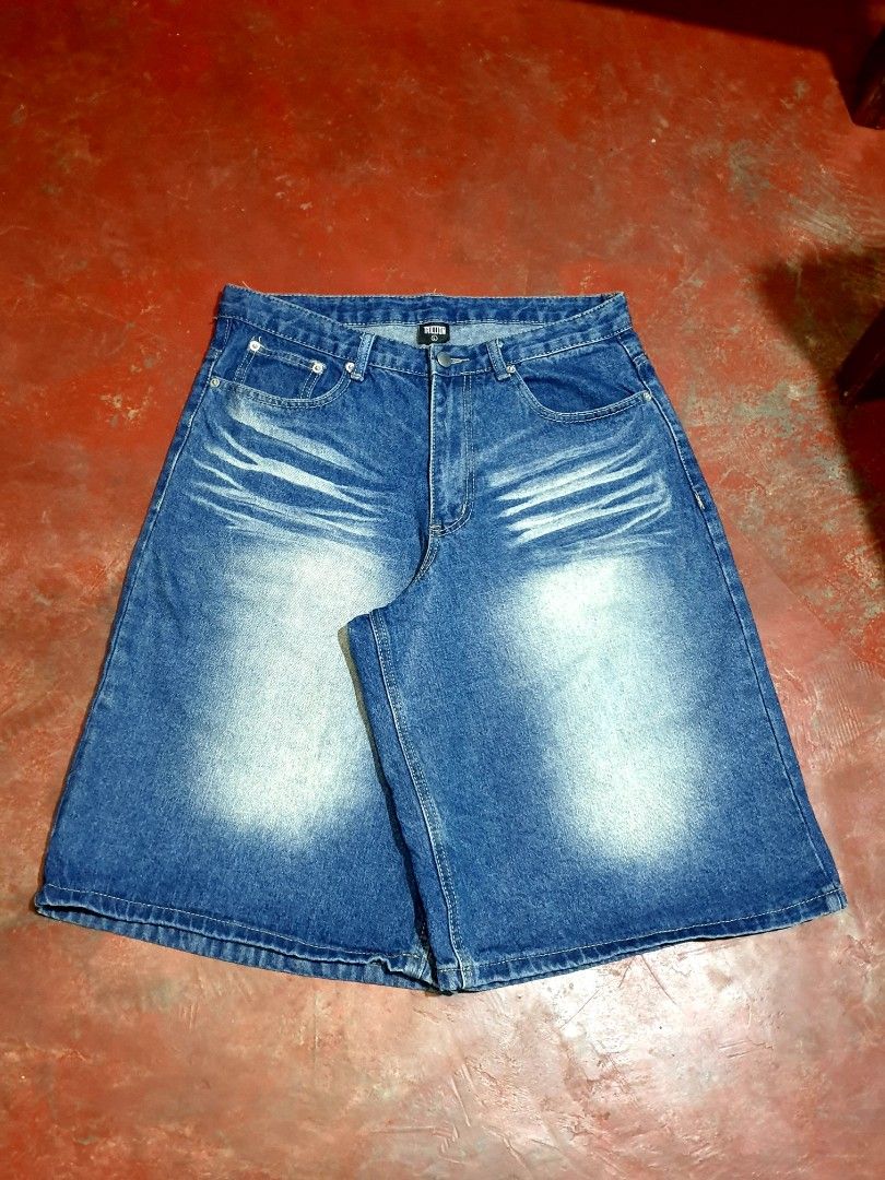 Long jorts baggy washed Trillion s large (Category: Shorts) located in Davao. Submitted by kenpinero (Listing ID 1463699000, Image 1). Description: Trillion dark blue washed baggy long jorts waist 34 length 25 thigh 16 hem 15 no issue like new condi 5'6 - 60kg - model.