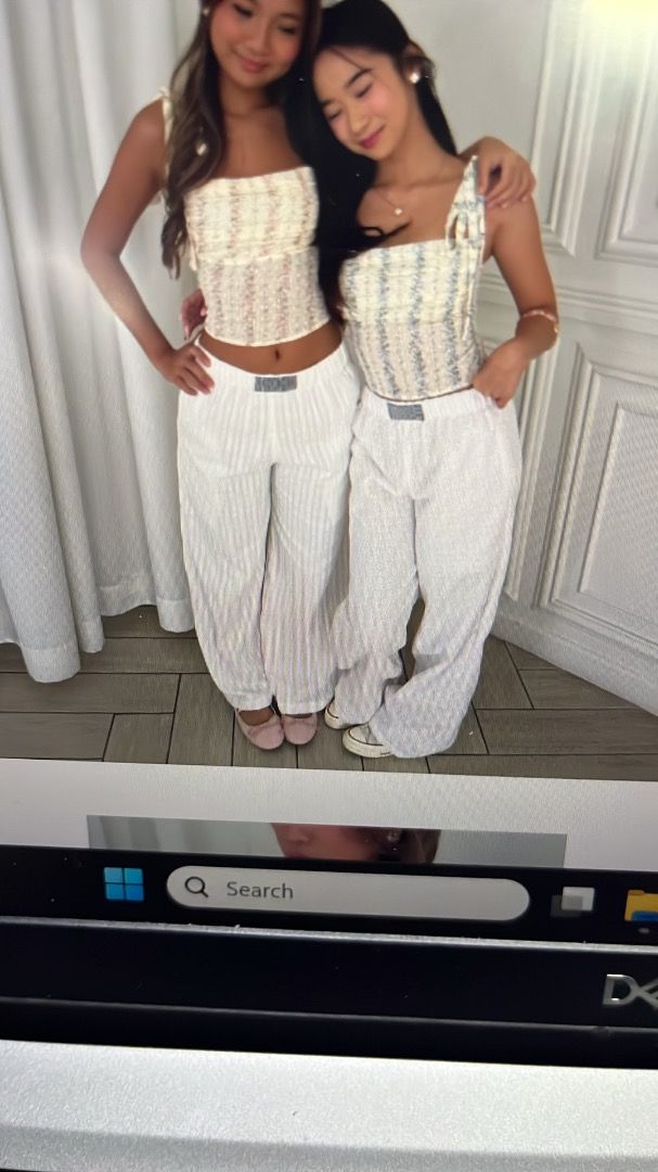 LOOKING FOR ISA THE LABEL WHITE SHELL BROOKIE PANTS (Category: Looking For) located in Manila. Submitted by lookforcy (Listing ID 1463691964, Image 2). Description: I AM NOT SELLING. JUST BUYING PLEASE! Isa the label can’t even respond to my msgs regarding their brookie pants availability.