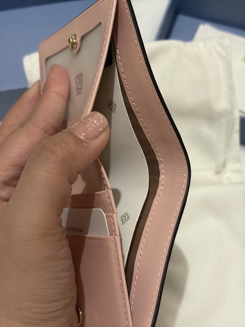 Louis Quatorze Wallet (Category: Wallets & Card holders) located in Pasig City. Submitted by bagatticph (Listing ID 1463661286, Image 2). Description: Brandnew condition❤️.
