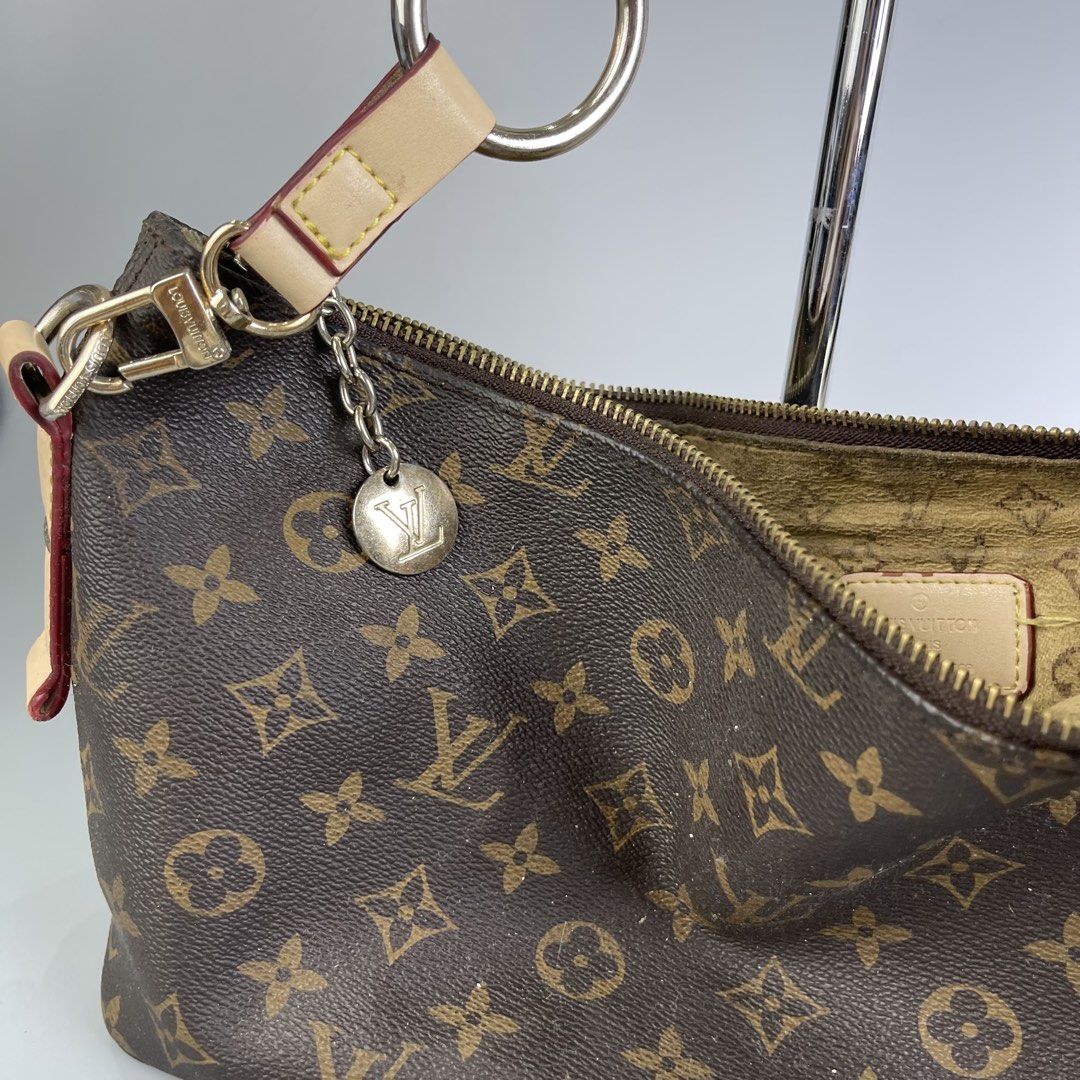 Louis vuitton (Category: Cross-body Bags) located in San Fernando. Submitted by sapatusannisean (Listing ID 1463667625, Image 3). Description: .