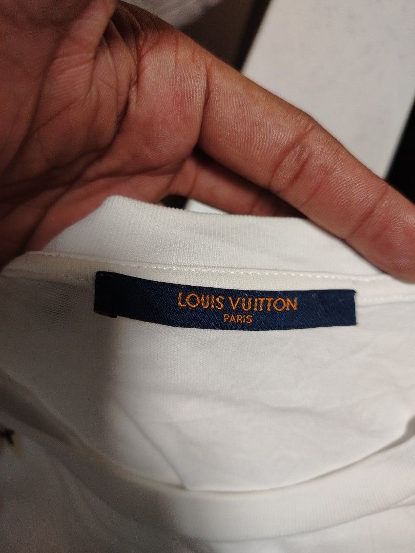 LOUIS VUITTON (Category: Tshirts & Polo Shirts ) located in Roxas City. Submitted by hd_thriftshop (Listing ID 1463695171, Image 2). Description: Dimension WIDTH : 22.5 LENGTH : 30.5 VERY GOOD CONDITION XL.