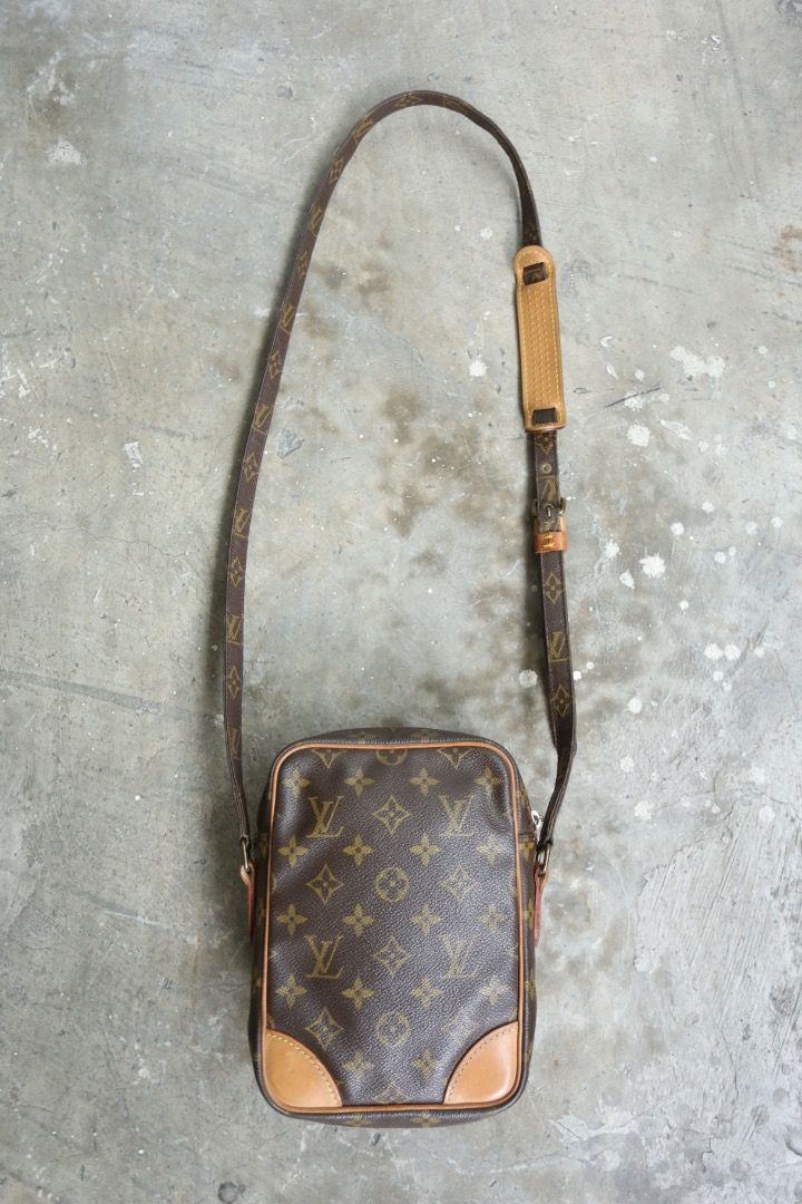Louis Vuitton - 1991 - Amazon MM (Category: Luxury Bags & Wallets) located in Manila. Submitted by graymatter_ (Listing ID 1463652799, Image 2). Description: Louis Vuitton - 1991 - Amazon MM Tagged Size: MM Condition: Rank AB Flaws: Darkening & Distressing of Vachetta Leather, Stains on Lining Material: Vachetta Leather, Coated Canvas Made in: France Dimensions Height: 21cm Width: 15cm Depth: 9cm .