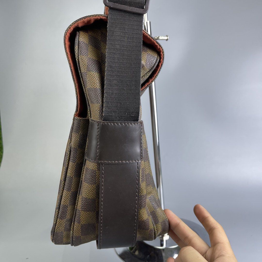 Louis vuitton bag (Category: Sling Bags) located in San Fernando. Submitted by sapatusannisean (Listing ID 1463668769, Image 3). Description: .
