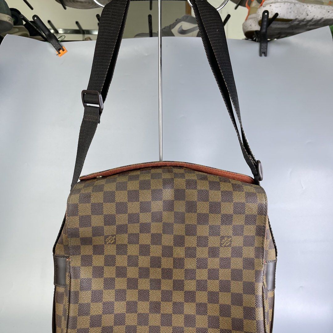 Louis vuitton bag (Category: Sling Bags) located in San Fernando. Submitted by sapatusannisean (Listing ID 1463668769, Image 2). Description: .
