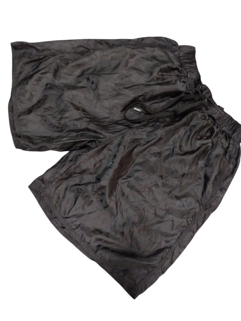 Louis Vuitton Black Monogram short (Category: Shorts) located in Bayombong. Submitted by Gentlemans_ClosEt (Listing ID 1463640780, Image 2). Description: LOUIS VUITTON BLACK MONOGRAM SHORT WAISTLINE SIZE: 28-32 LENGTH: 19 EXCELLENT CONDITION NO ISSUE.