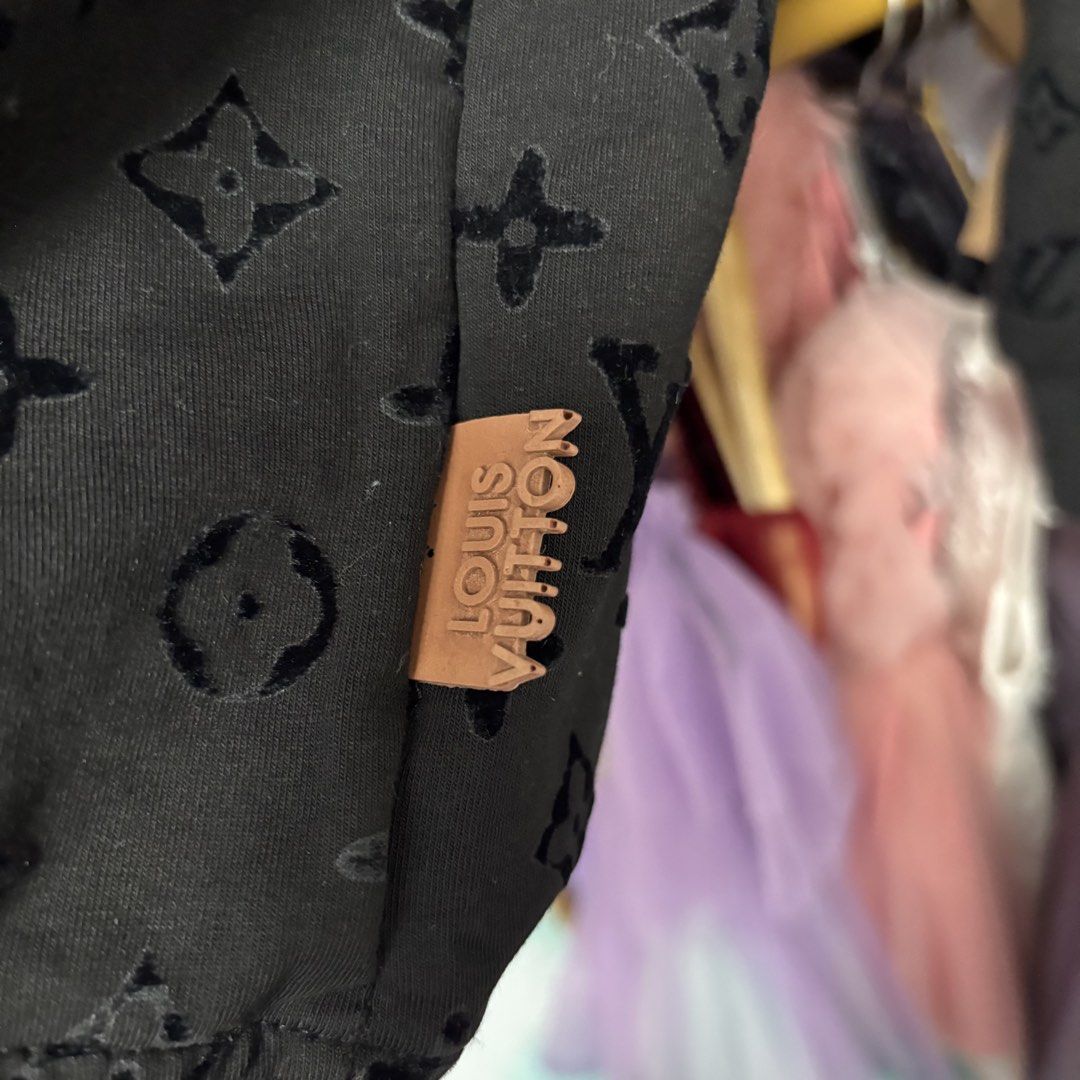 Louis Vuitton Long Sleeves (Category: Sets & Coordinates) located in Quezon City. Submitted by lushselection (Listing ID 1463647425, Image 3). Description: Selling it as is Fabric: Cotton & Gamuza?.