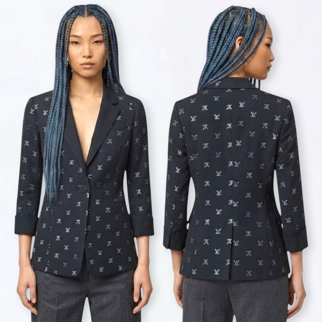 LOUIS VUITTON MONOGRAM PATTERN LOGO (SINGLE BUTTON) BLAZER WOMEN'S (Category: Coats, Jackets and Outerwear) located in Rizal. Submitted by rcthriftcollection (Listing ID 1463656782, Image 2). Description: LOUIS VUITTON MONOGRAM PATTERN LOGO (SINGLE BUTTON) BLAZER WOMEN'S Width 19.5 inch Length 26.5 inch Best fit Medium Excellent / Asnew No issue DM📥📥📥 Location: MONTALBAN, RODRIGUEZ, RIZAL .