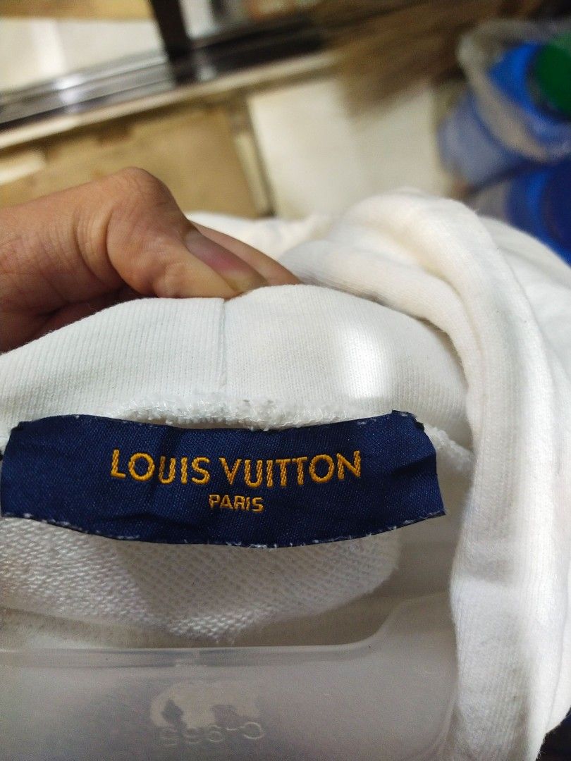 LOUIS VUTTION HOODIE (Category: Coats, Jackets and Outerwear) located in Tagaytay City. Submitted by dcthrifts (Listing ID 1463678845, Image 3). Description: DIMES 23X27.