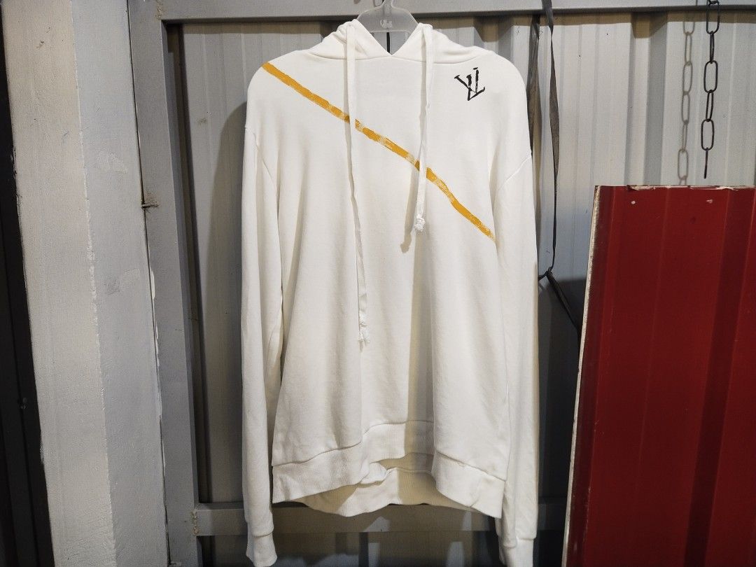 LOUIS VUTTION HOODIE (Category: Coats, Jackets and Outerwear) located in Tagaytay City. Submitted by dcthrifts (Listing ID 1463678845, Image 1). Description: DIMES 23X27.