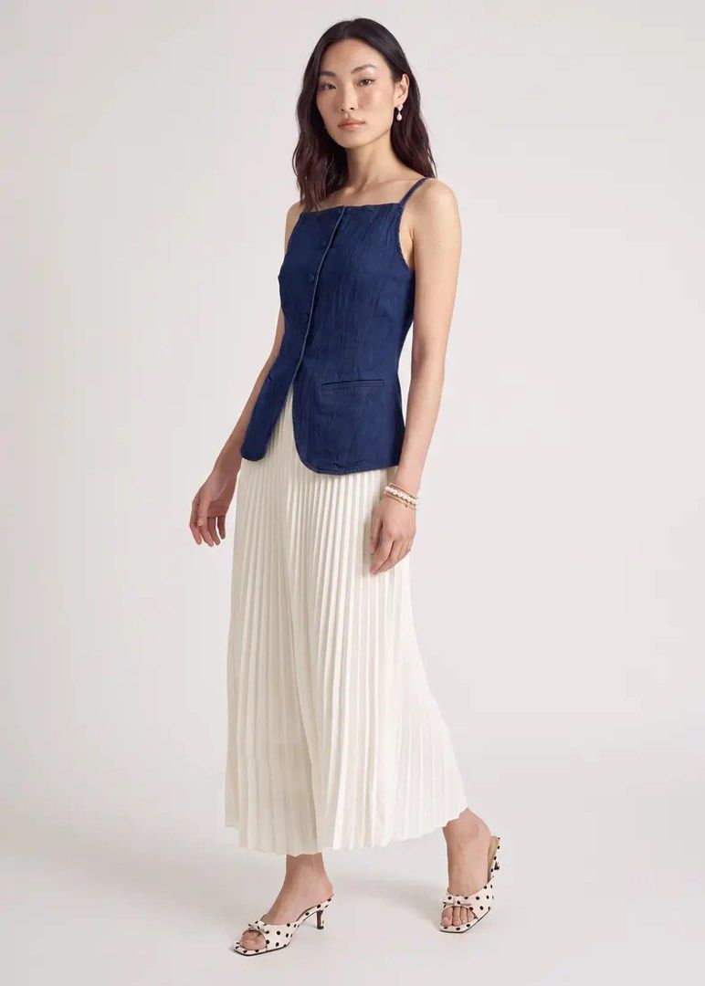 Love Bonito Denim Long Camisole - SMALL (Category: Sleeveless) located in Quezon City. Submitted by wuppinn (Listing ID 1463631501, Image 2). Description: •Bought for ₱ 2,790 •No damage •Rfs: not my fashion •Removed tag & washed but never used yet.