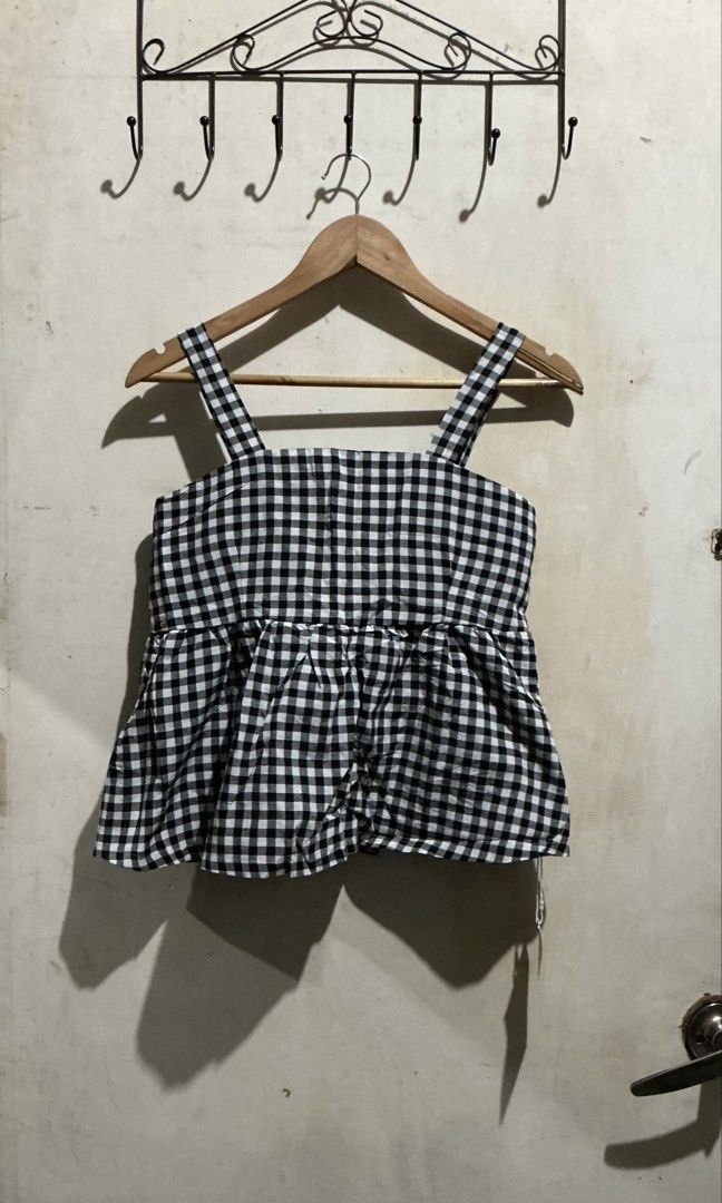LOVITO CHECKERED PEPLUM TOP (Category: Sleeveless) located in Dagupan City. Submitted by trendies_collection (Listing ID 1463609423, Image 1). Description: Brand new with pouch and hang tag Large on tag, Keri medium No issue.