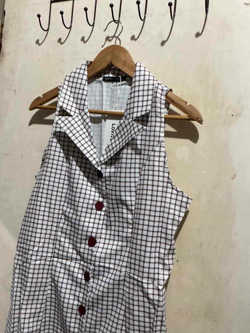 LOVITO MINI CHECKERED MINI DRESS (Category: Dresses) located in Dagupan City. Submitted by trendies_collection (Listing ID 1463618043, Image 3). Description: Brand new with pouch and hang tag Large on tag, Keri sa medium No issue.