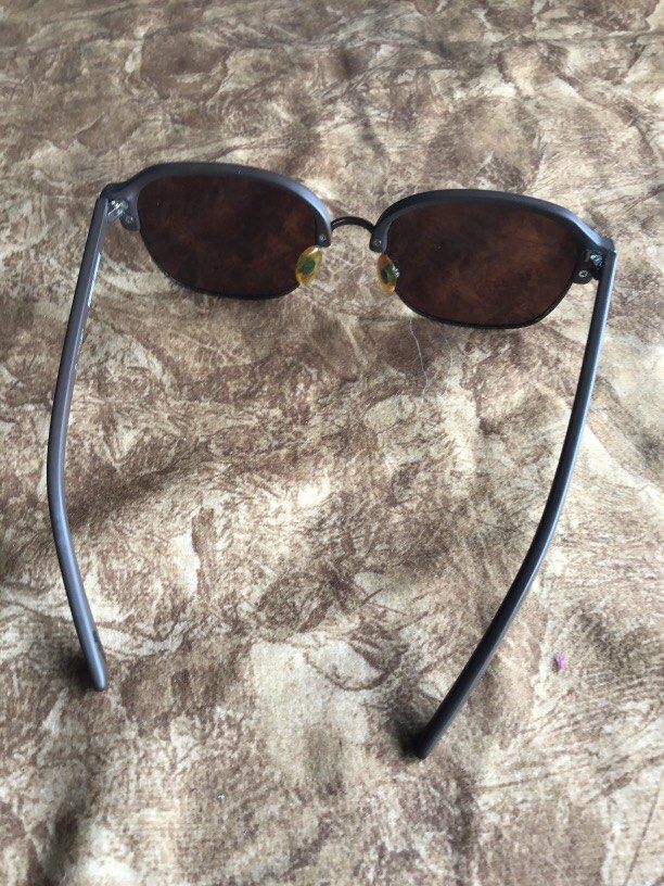Luca Bronze sunglass (Category: Sunglasses & Eyewear) located in Baguio. Submitted by agozun61 (Listing ID 1463571902, Image 2). Description: Authentic sunglass color brown.walang Grado ang lens..