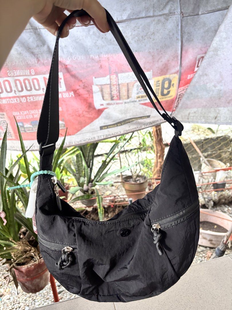 Lulu Slouchy Bag😍 Super pretty😍 (Category: Cross-body Bags) located in Manila. Submitted by anneprlvdbgs (Listing ID 1463624724, Image 1). Description: Huyyy get kayo neto mga sis sobrang ganda😍 perfect sa mga quick errands nyo dami malalagay😍 Lulu Slouchy bag🌸 📌Japan Auction Sourced 🐻 1,680 only LP 📌LIKE NEW / in excellent condition 📌 ACTUAL PHOTO POSTED. What you see is exactly what you get. MOP: GCASH, Maribank & BDO QR MOD: Same day 