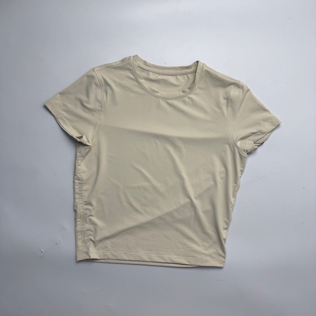 Lulu Lemon (Category: Shirts) located in Quezon City. Submitted by beastmnl (Listing ID 1463584812, Image 1). Description: Dimension 18 width 20.5 length .