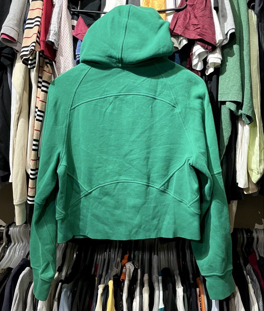 LULULEMON (Category: Coats, Jackets and Outerwear) located in Iloilo. Submitted by dmclothing10 (Listing ID 1463566516, Image 3). Description: LULULEMON Scuba Oversized full zip Hoodie Width:20 Length:18 LARGE Excellent good condition No issue or flaws 9/10 Location: ILOILO.