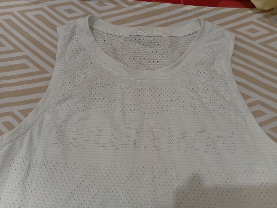 Lululemon Active Wear (Category: Activewear) located in Cordova. Submitted by thriftragud (Listing ID 1463583845, Image 2). Description: Lululemon Script active wear.