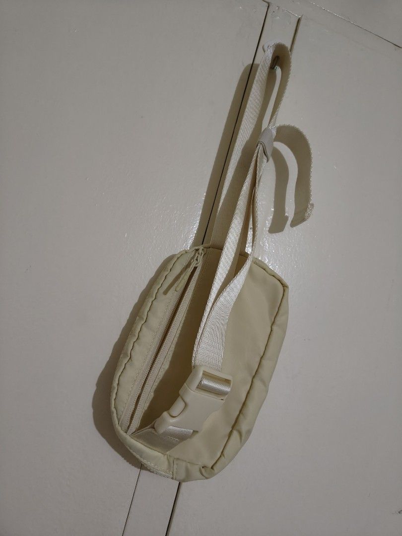 LULULEMON ADJUSTABLE BELT / CROSSBODY BAG (Category: Belt bags, Clutches and Pouches) located in Cainta. Submitted by relove.finds_2020 (Listing ID 1463716149, Image 3). Description: LULULEMON ADJUSTABLE BELT / CROSS BODY BAG CREAM BEIGE | NEUTRAL TONE.
