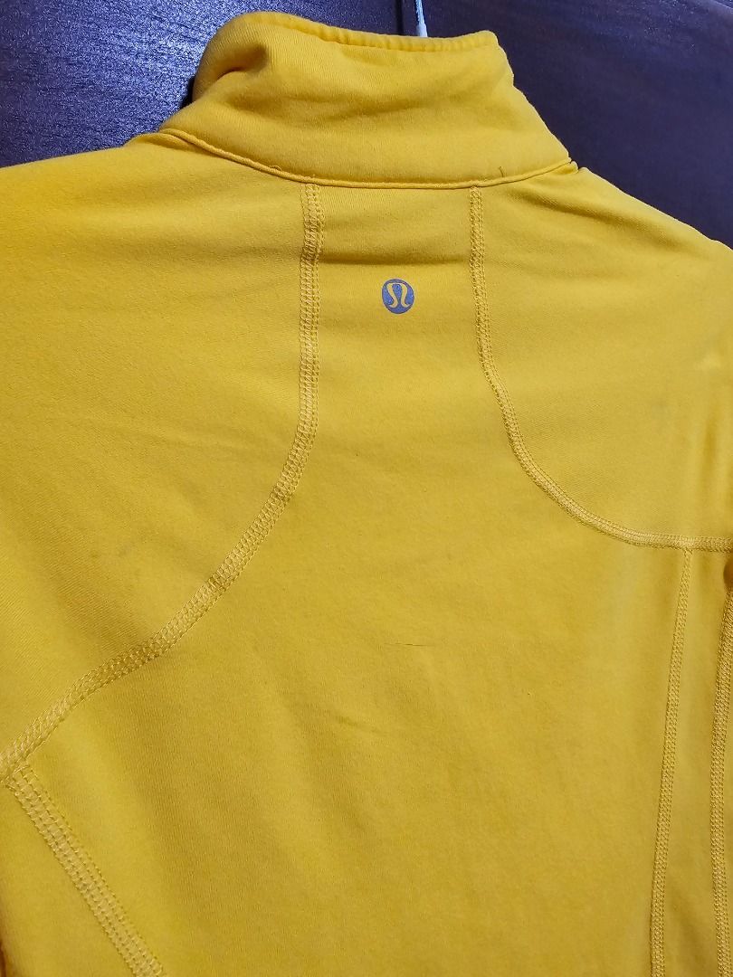 Lululemon Define Jacket (Category: Coats, Jackets and Outerwear) located in Los Banos. Submitted by itsmecathey (Listing ID 1463708368, Image 3). Description: Good as new Lululemon. Can fit to xs-m.