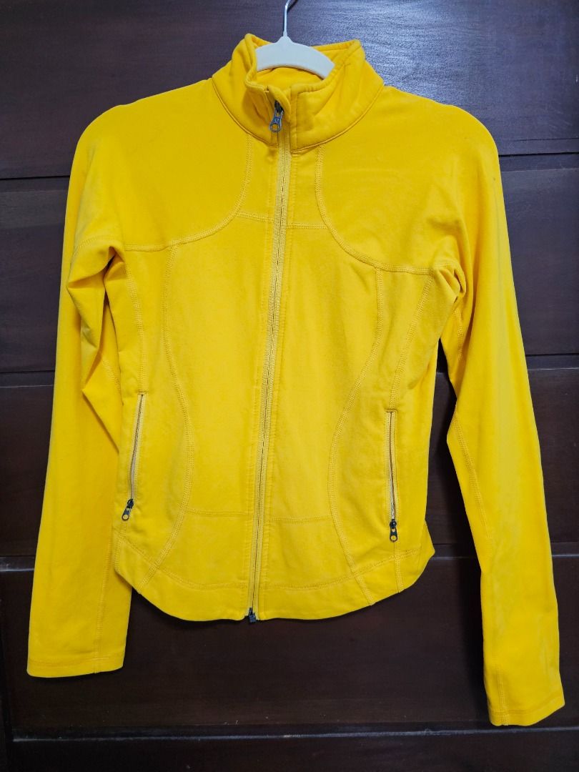 Lululemon Define Jacket (Category: Coats, Jackets and Outerwear) located in Los Banos. Submitted by itsmecathey (Listing ID 1463708368, Image 1). Description: Good as new Lululemon. Can fit to xs-m.