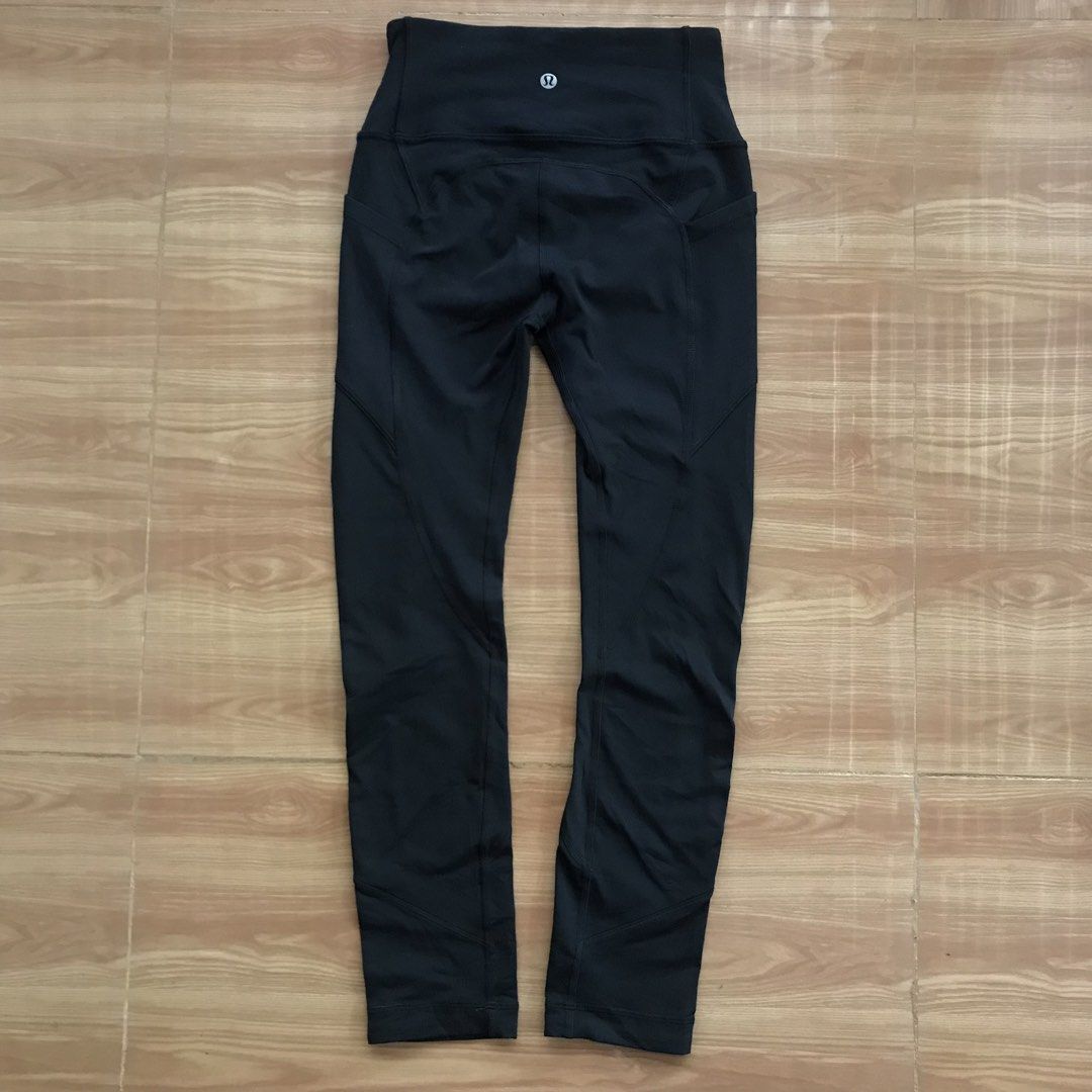 Lululemon Leggings (Category: Activewear) located in Cebu City. Submitted by whytruekoy (Listing ID 1463590187, Image 2). Description: Lululemon Leggings Authentic With 2 side pocket Dot 2 Excellent.