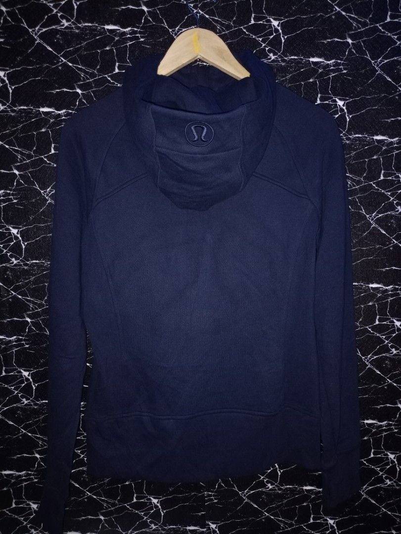 Lululemon Navy Blue Full Zip Hoodie (Category: Coats, Jackets and Outerwear) located in Manila. Submitted by naixhrift (Listing ID 1463700166, Image 2). Description: Lululemon Scuba Full zip Hoodie Lululemon logo detail on hood and back Navy Blue Size 8 pasok sa S to M Length 26 Width 21 1200 plus ship jnt courier payment on gcash for trusted only.