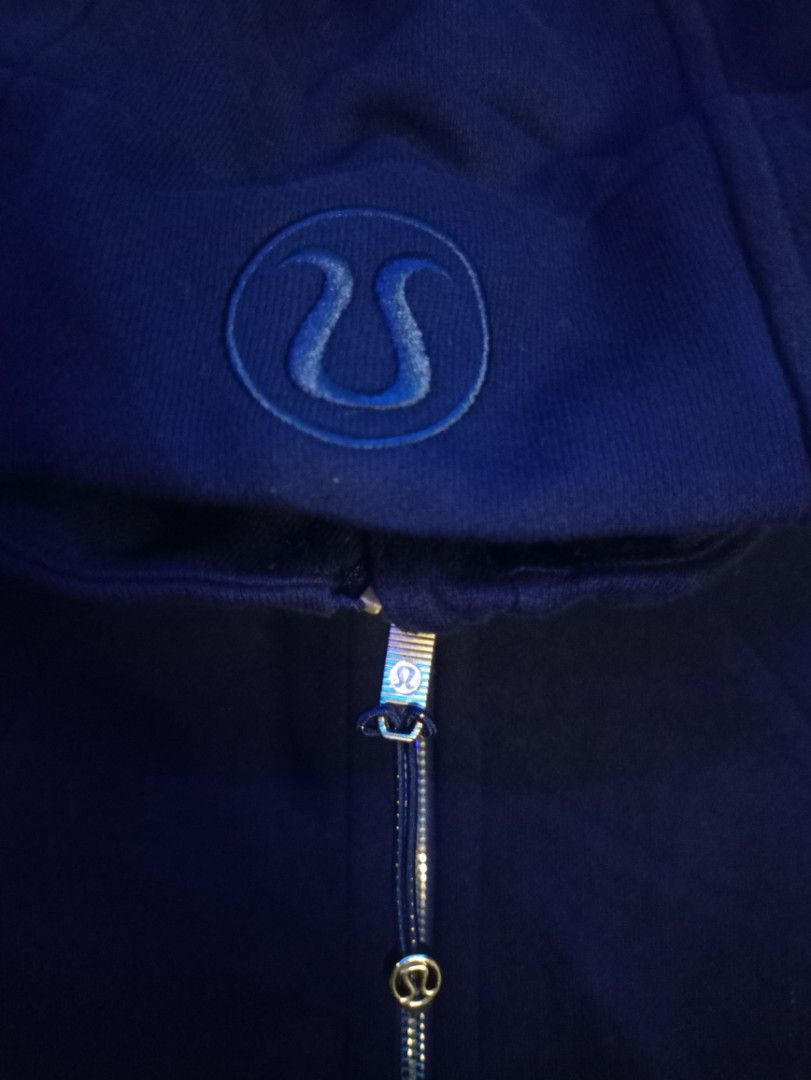 Lululemon Navy Blue Full Zip Hoodie (Category: Coats, Jackets and Outerwear) located in Manila. Submitted by naixhrift (Listing ID 1463700166, Image 3). Description: Lululemon Scuba Full zip Hoodie Lululemon logo detail on hood and back Navy Blue Size 8 pasok sa S to M Length 26 Width 21 1200 plus ship jnt courier payment on gcash for trusted only.
