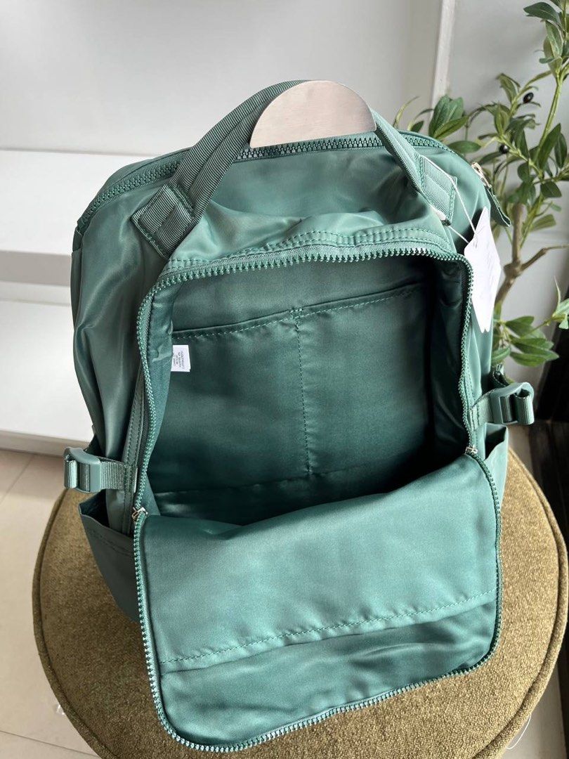 Lululemon New Crew Backpack 22L (Category: Backpacks) located in Binan City. Submitted by pinkykeenshop (Listing ID 1463737121, Image 2). Description: .