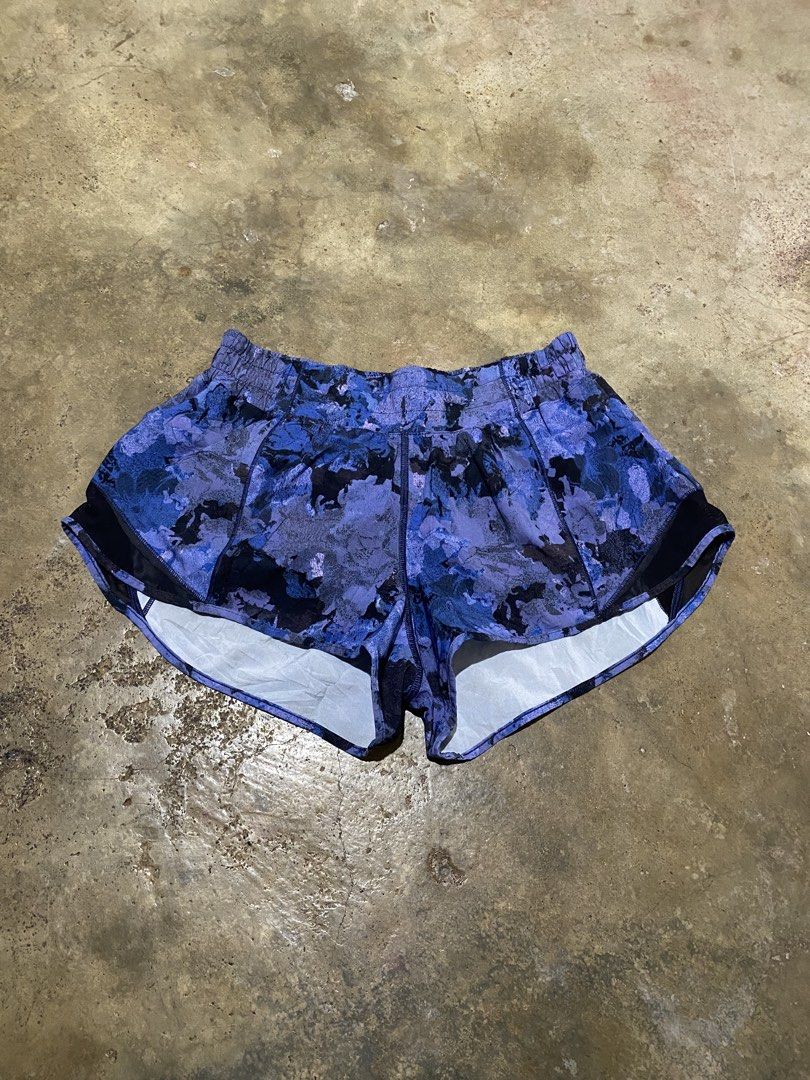 Lululemon running short (Category: Shorts) located in Tabaco. Submitted by centthrif55361 (Listing ID 1463706723, Image 1). Description: Lululemon Size 6 on tag W:26-30 L:9 Excellent to new condition Color rate 10/10 .