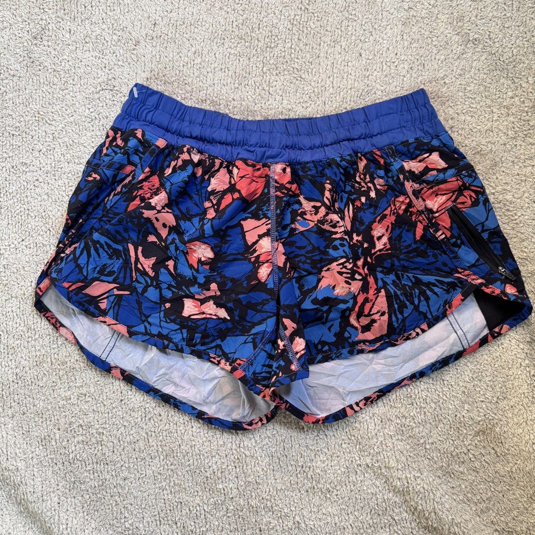 Lululemon Shorts Dot 10 (Category: Activewear) located in Vigan. Submitted by chiyannav (Listing ID 1463660539, Image 2). Description: .
