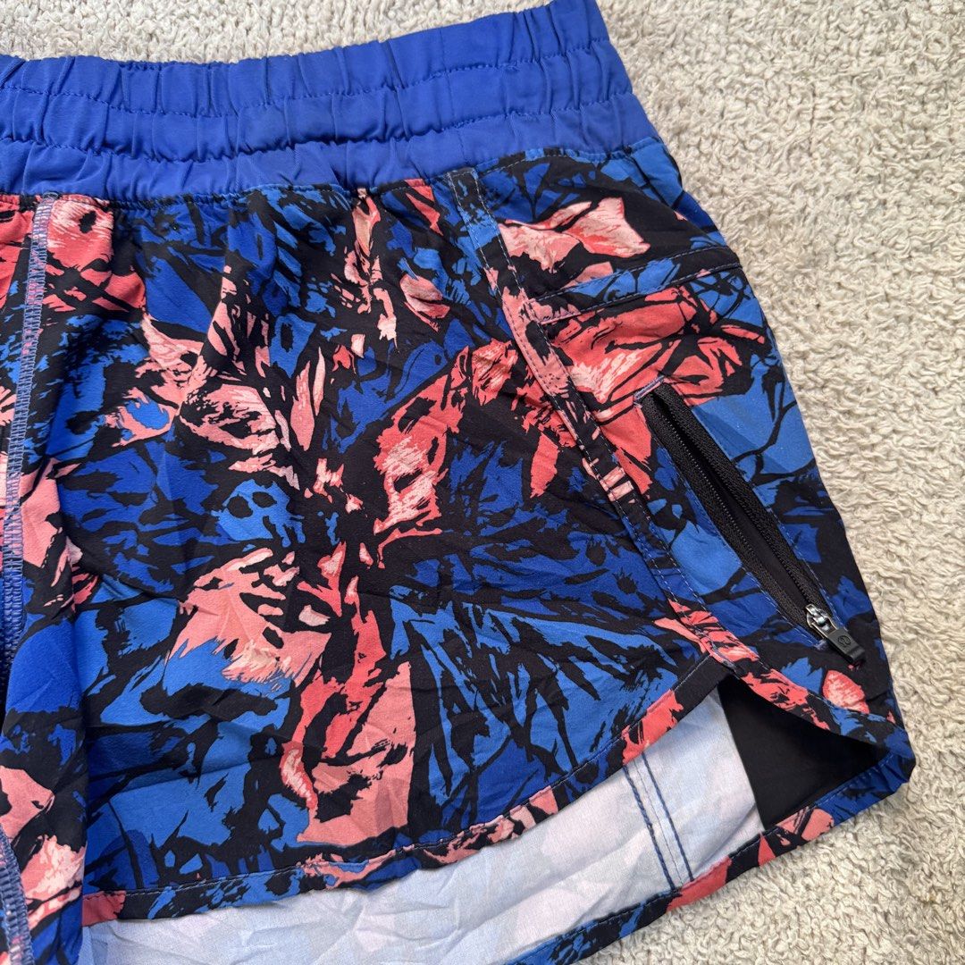 Lululemon Shorts Dot 10 (Category: Activewear) located in Vigan. Submitted by chiyannav (Listing ID 1463660539, Image 3). Description: .
