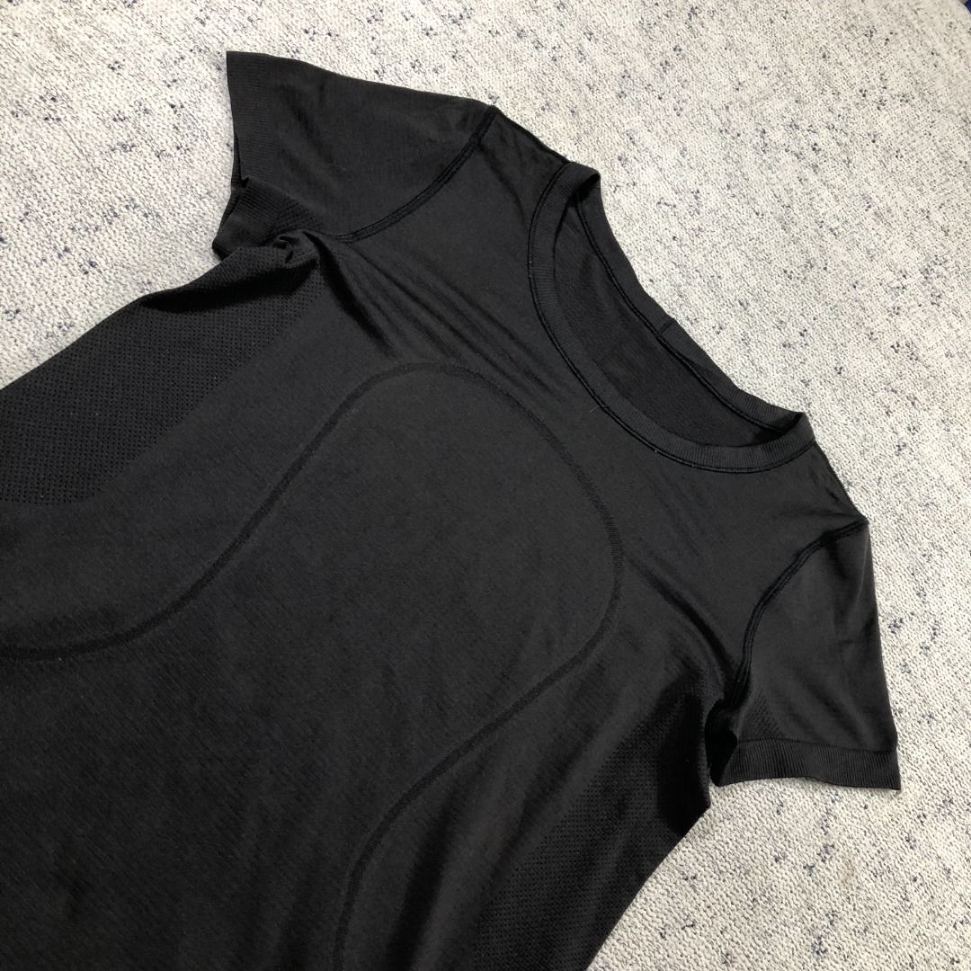 Lululemon Swiftly Tech Short Sleeve Black Size 6 (Category: Shirts) located in Santa Rosa. Submitted by sergids (Listing ID 1463688992, Image 1). Description: Lululemon Swiftly Tech Short Sleeve Black Size 6 Great condition. Check fitting tops to ensure this fits you. Dimensions below are exact measurements, see pics as well for comparison. 9/10 Condition and Colorway Dimensions: Check pic slide for actual size and dimensions. J&T or Lalamove onl