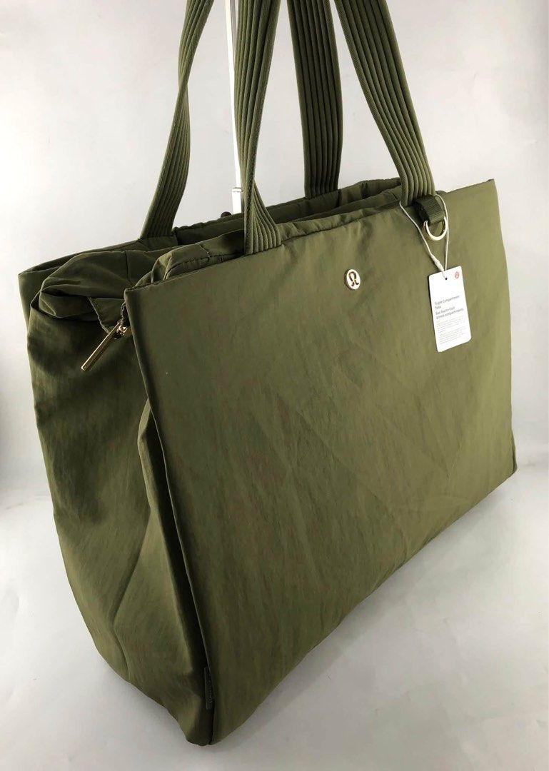 Lululemon Triple Compartment Tote Bag (Category: Shoulder Bags) located in Binan City. Submitted by pinkykeenshop (Listing ID 1463686696, Image 2). Description: .